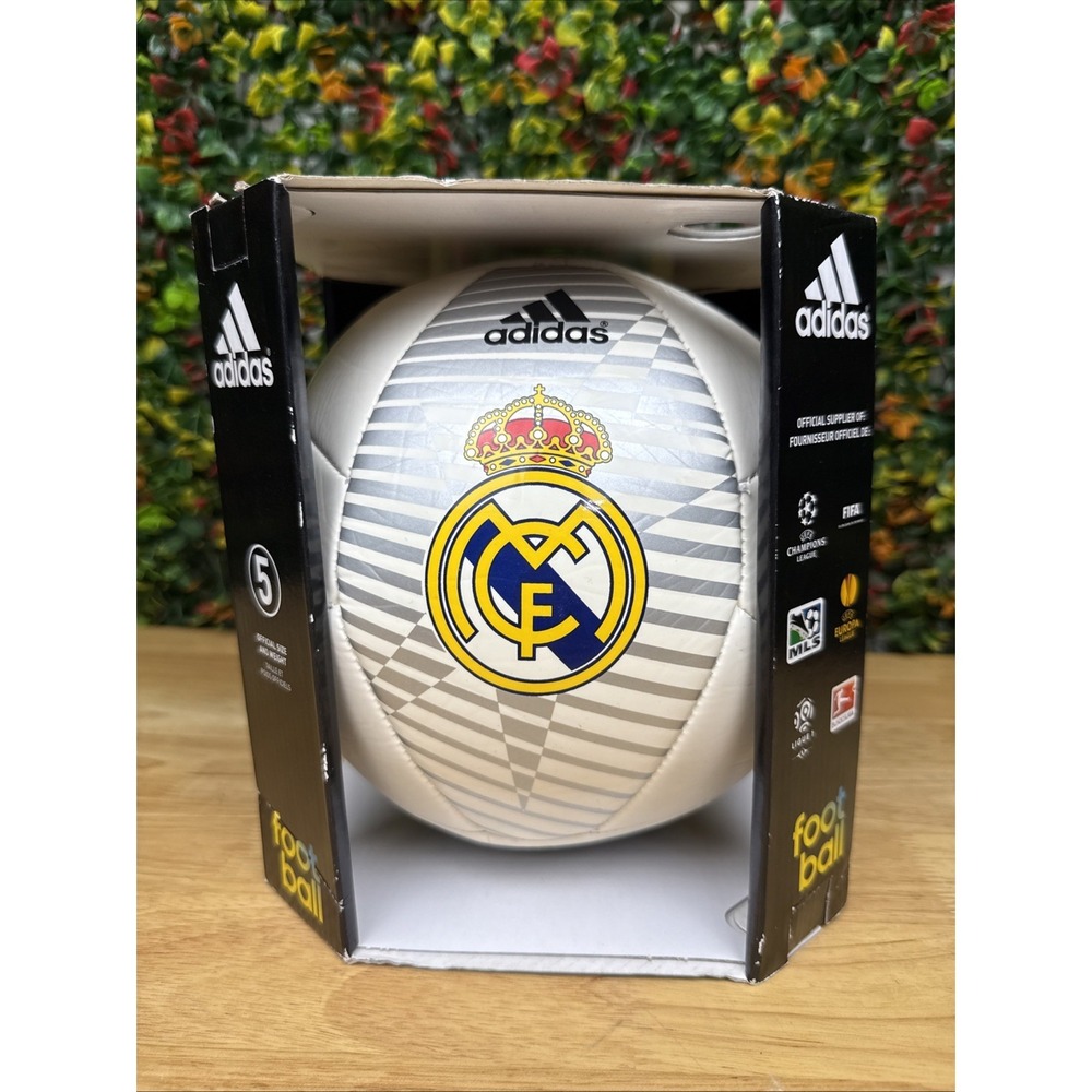 ADIDAS Real Madrid Football Soccer Ball Licensed‎ - Size: 5 2015 - CR7 ERA HALA